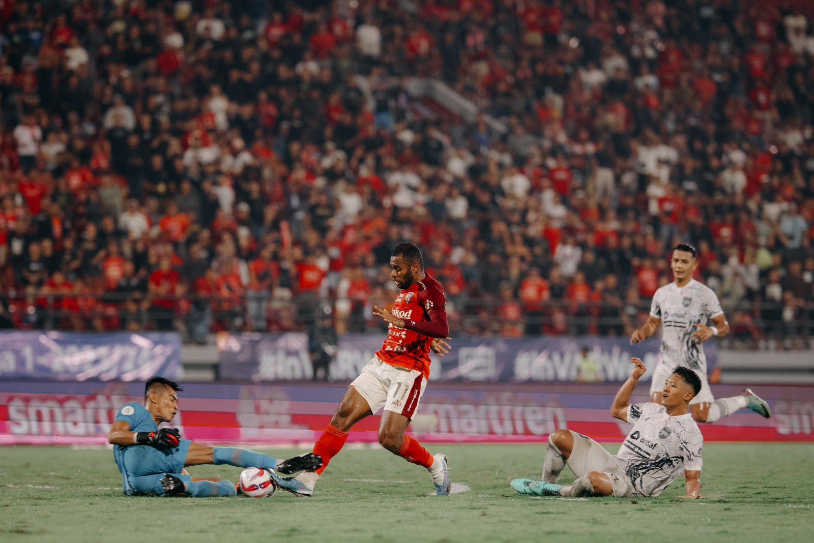 bali-united-vs-borneo-3-1906294590.jpg